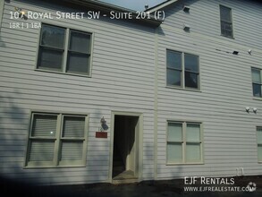 Building Photo - 107 Royal St SW