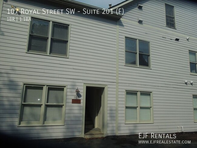 Primary Photo - 107 Royal St SW