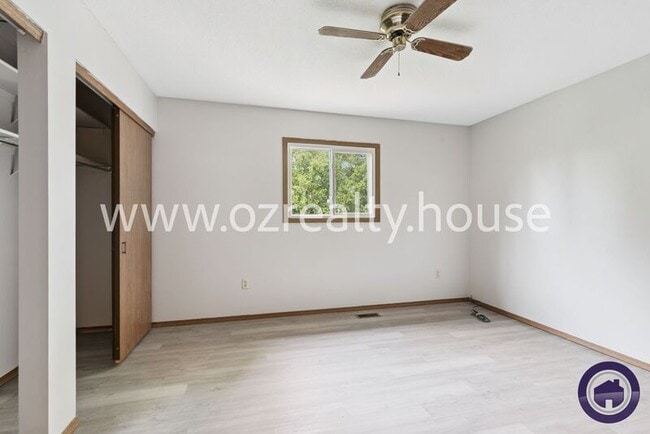 Building Photo - 525 Bennington Dr