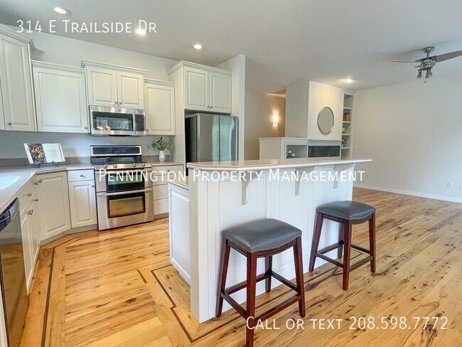 Building Photo - 314 E Trailside Dr