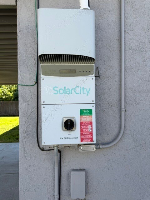 Building Photo - Stockton 3 Bedroom 2 Bathroom Home Solar Power