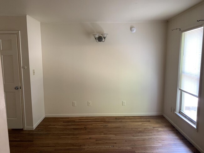 Building Photo - 500 S Lincoln St