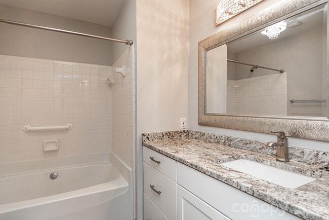 Building Photo - 17522 Tuscany Ln