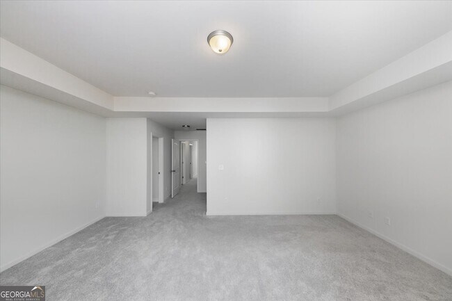 Building Photo - 541 Tulip Ln