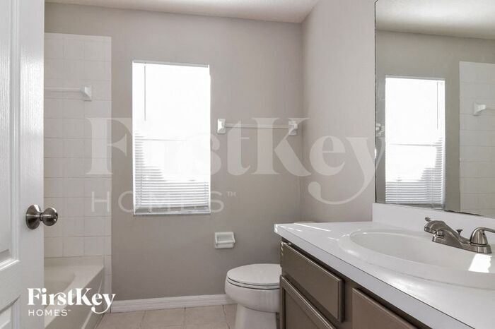 Building Photo - 12706 Kings Lake Dr