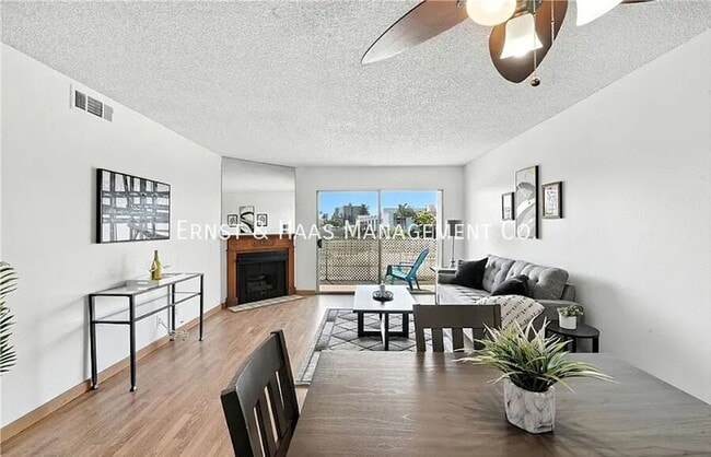 Building Photo - 955 E 3rd St