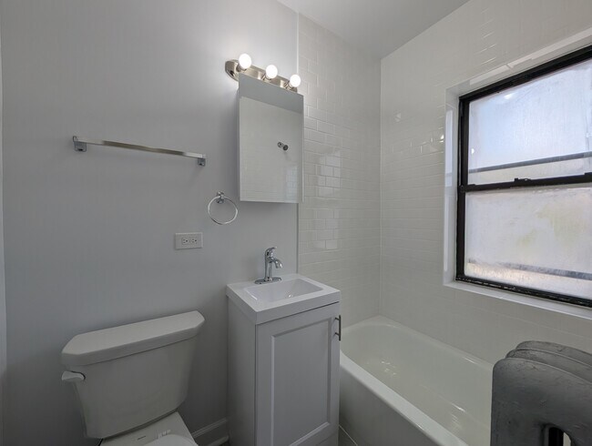 Building Photo - 2700 N Spaulding Ave