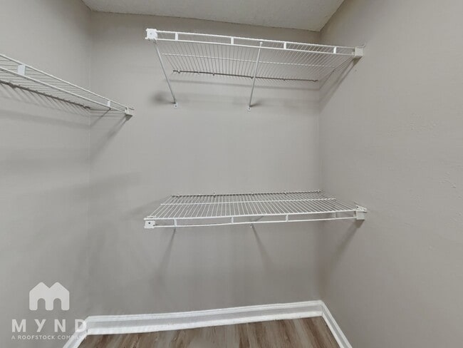 Building Photo - 15 Rolling Oaks Dr