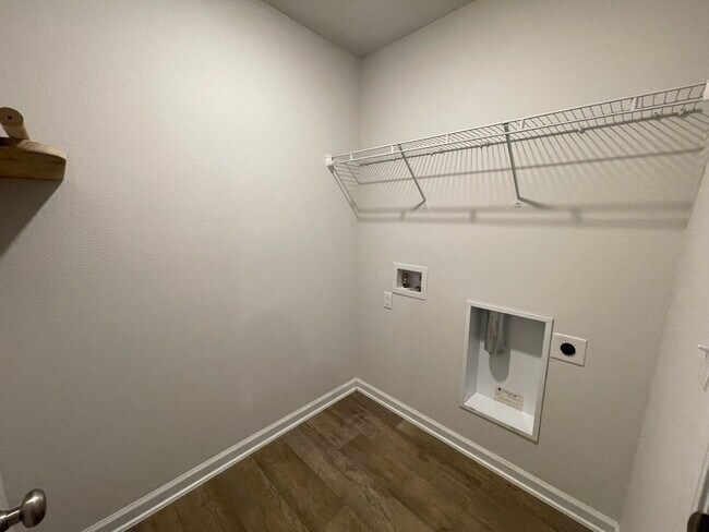 Building Photo - 10817 Northern Dancer Ct