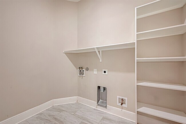 Building Photo - 6020 Fite Rd