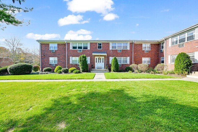 Building Photo - 237 N Middletown Rd