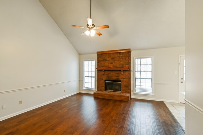 Building Photo - 3811 Westridge Dr