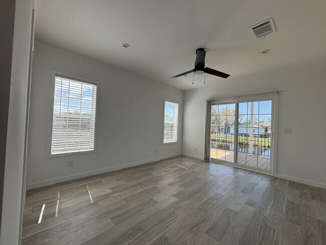 Building Photo - 5641 Blue Harbor Dr