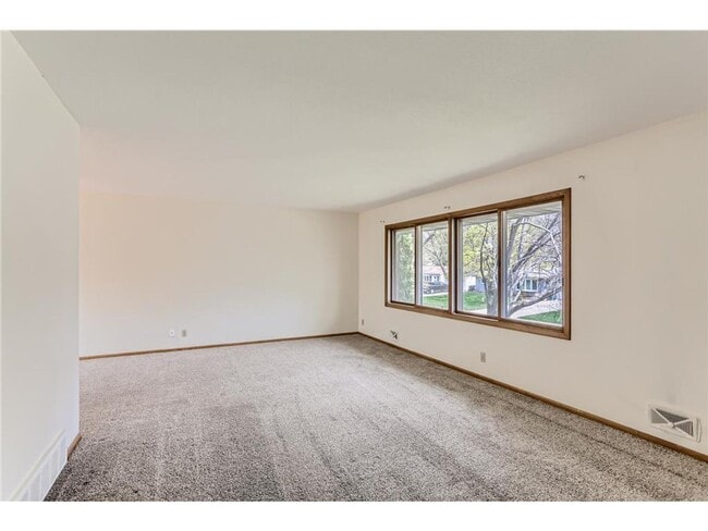 Building Photo - Spacious single-family home *3Bd*3Bath in New Hope Avail June 1