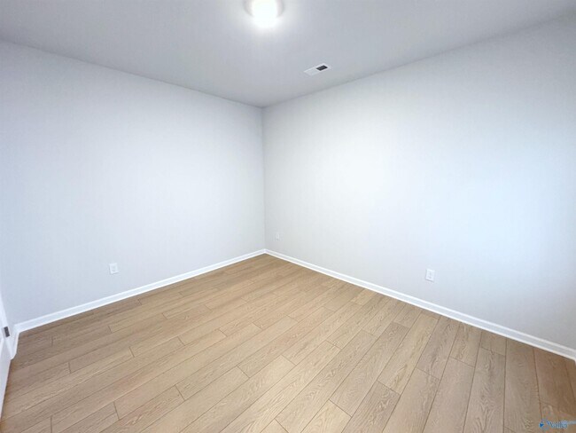 Building Photo - 169 Little Britain St