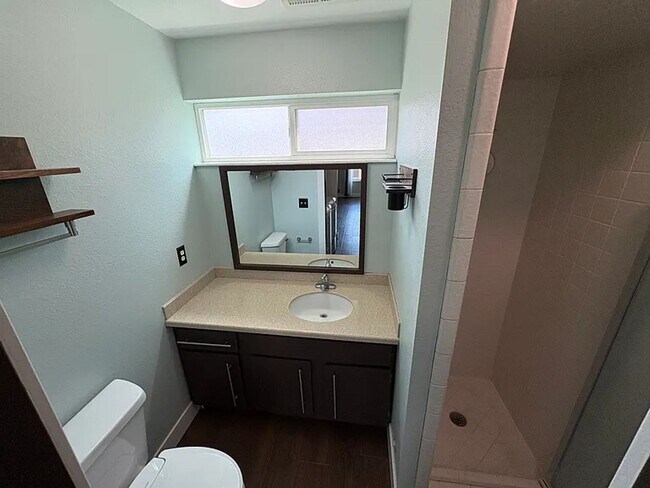 Building Photo - 2 Bedroom 2 Bath Condo in Salt Lake City!