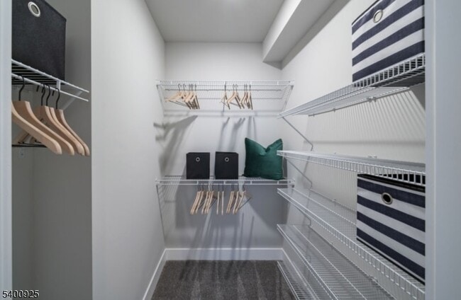 Building Photo - 100 Union St