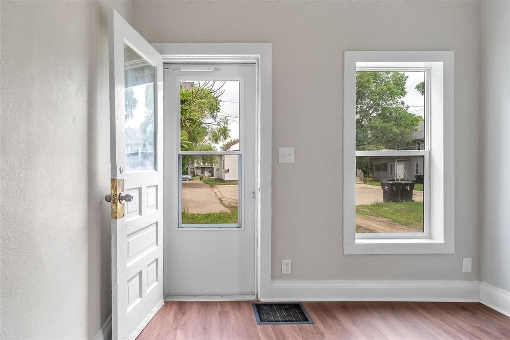 Welcome home! - 756 W Grand Ave