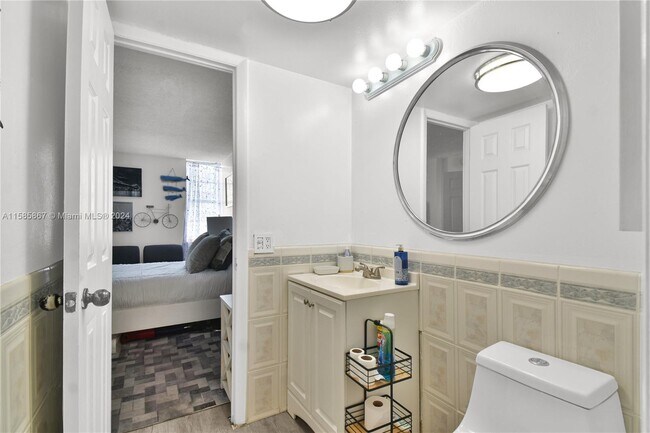 Building Photo - 1331 Lincoln Rd