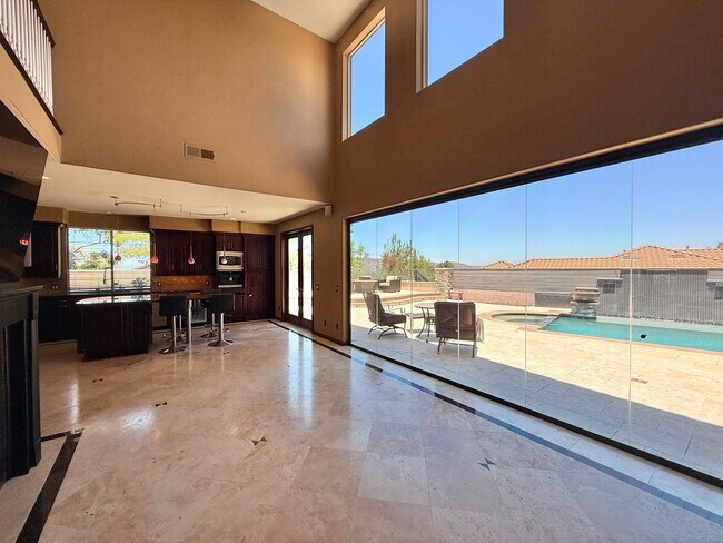 Building Photo - Luxurious Tuscan Style Villa in San Diego - Entertainers Dream!
