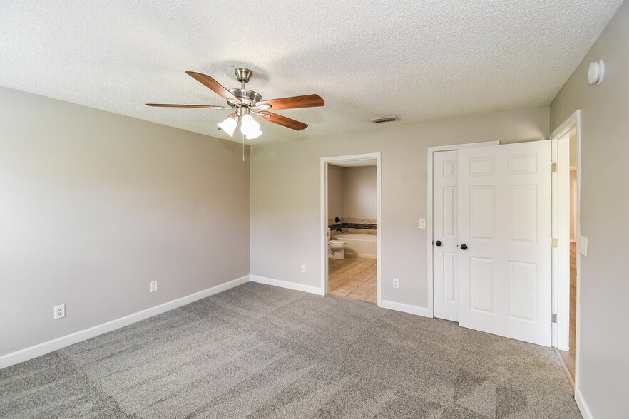 Building Photo - 8785 Chambore Dr