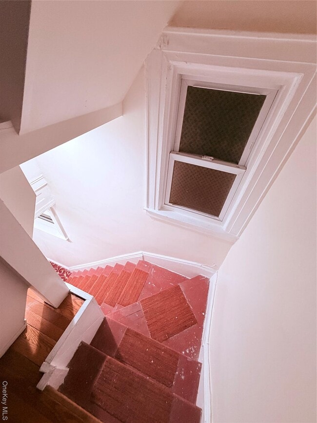 Building Photo - 224-17 Fairbury Ave