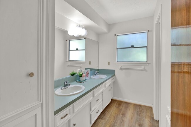 Building Photo - 5703 Havenwoods Dr