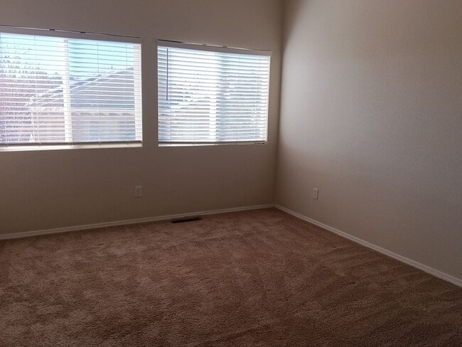 Building Photo - 3 Bedroom, 2.5 Bathroom Home! Schedule a Showing Today!