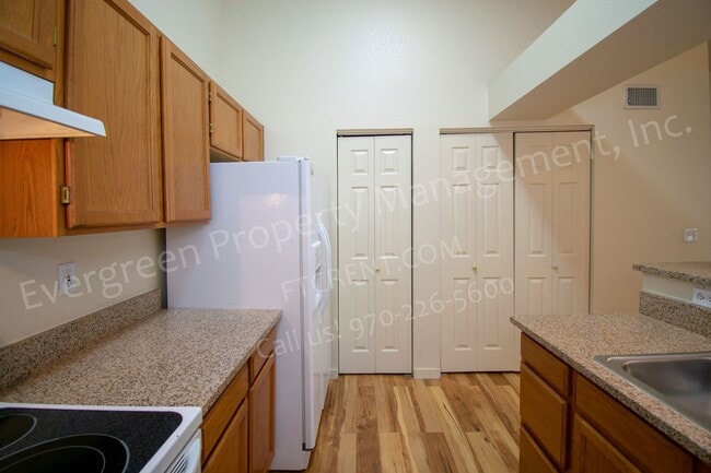 Building Photo - 1225 W Prospect Rd