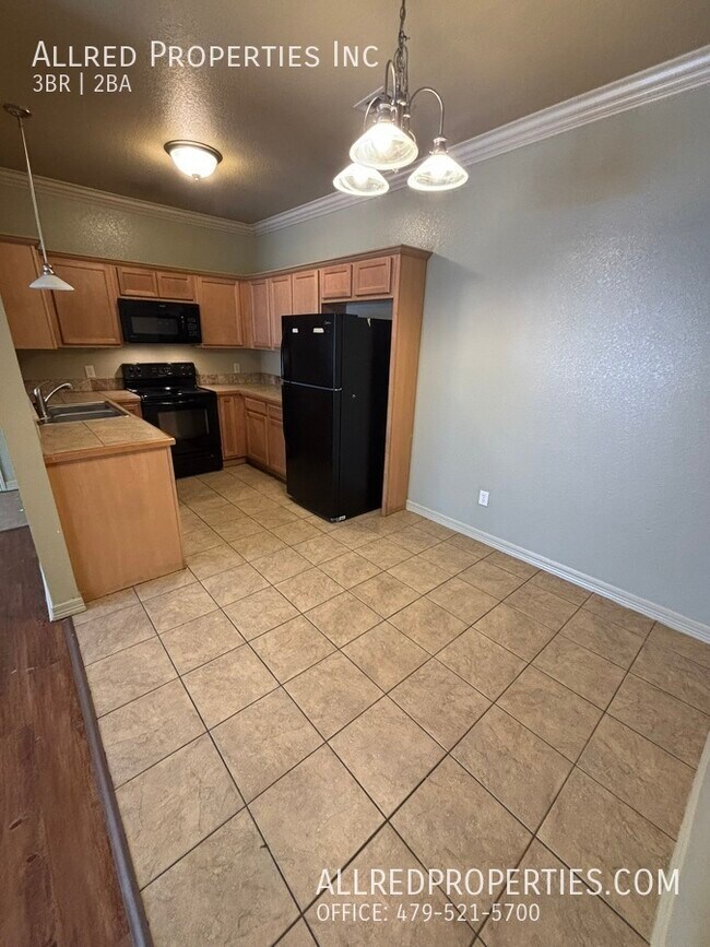 Building Photo - 24 S Ray Ave