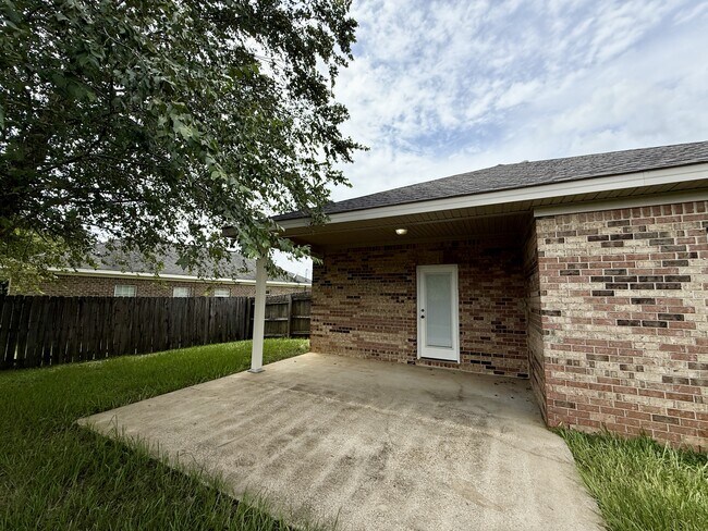 Building Photo - 13627 Catahoula Dr S