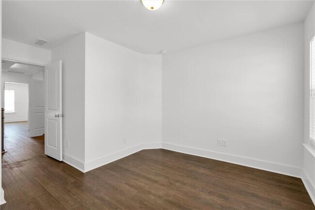 Building Photo - 6433 Scudders Dr