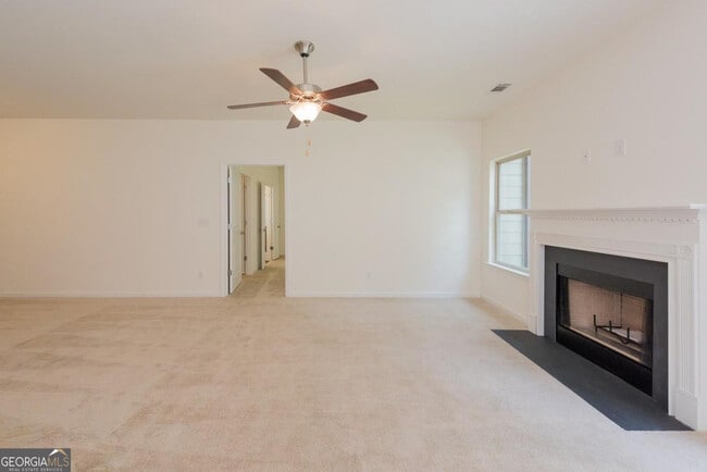 Building Photo - 10 Bayberry Cir