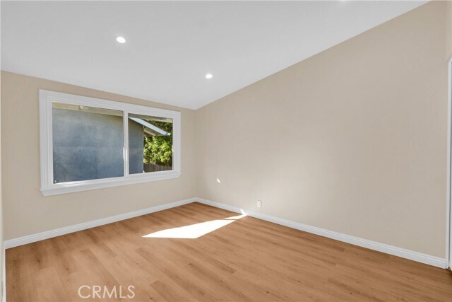 Building Photo - 27104 Shorewood Rd