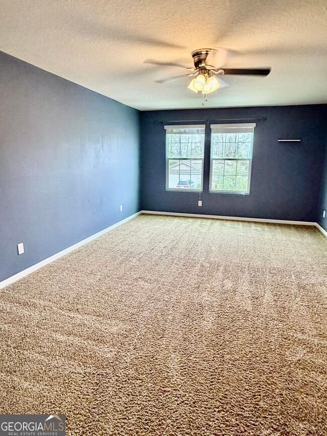 Building Photo - 215 Brooklet Cir