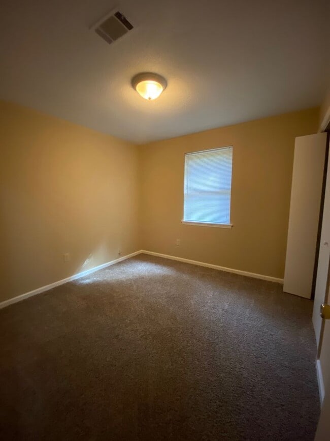 Building Photo - 3606 Quail Hollow Dr
