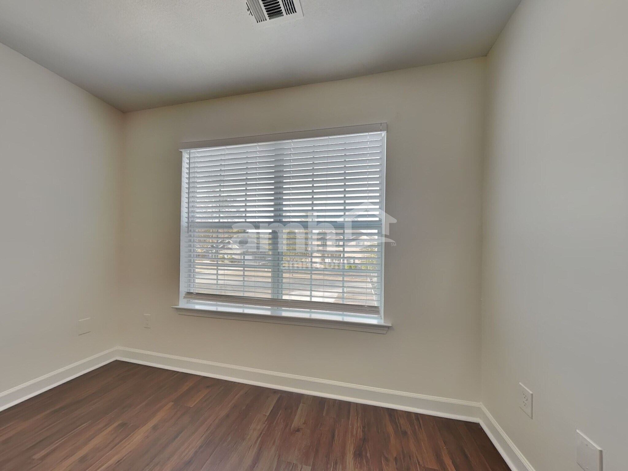 Building Photo - 344 Bristol Way