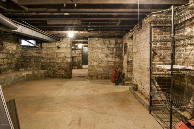 Building Photo - 1454