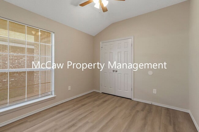 Building Photo - 1214 Mission St