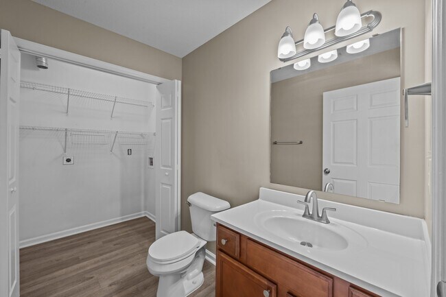 Building Photo - 208 Jessie Cir