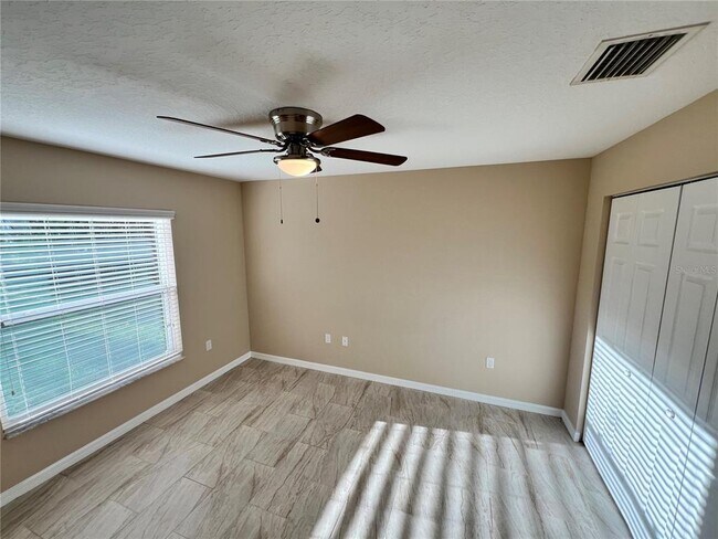 Building Photo - 6 Barbera Ln