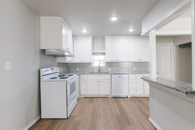 Building Photo - 401 Chestnut St