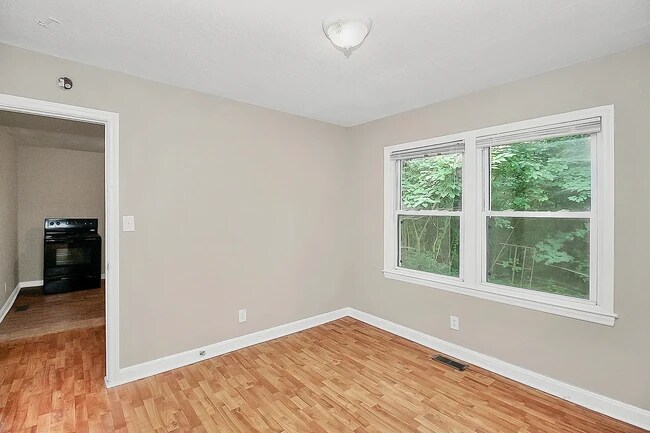 Building Photo - 2401 Celia Ave