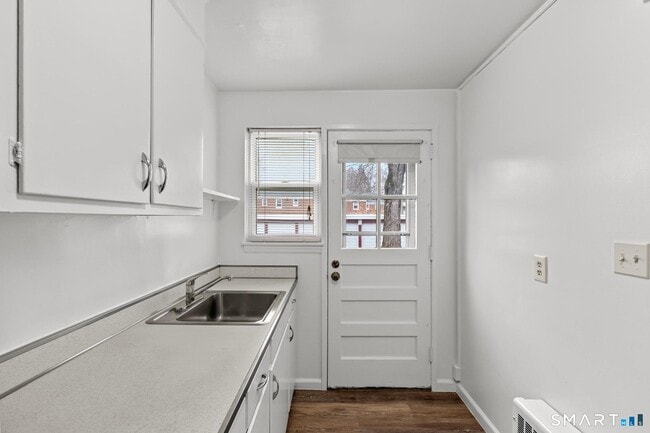 Building Photo - 52 Arnold Way