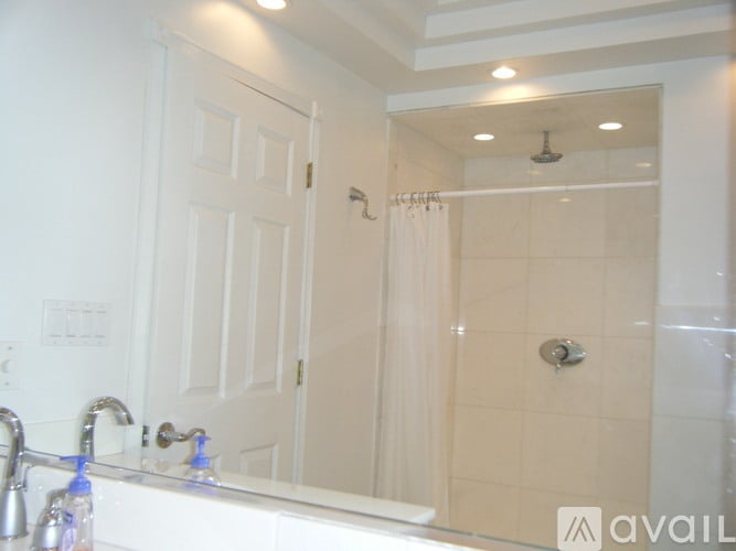 Building Photo - 1728 N Hermitage Ave