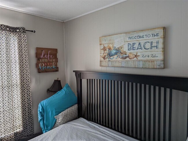 Building Photo - 415 Seashell Dr