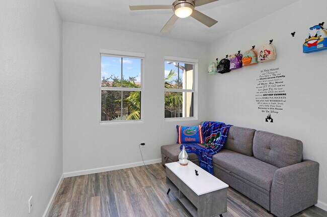 Building Photo - 1457 SE 26th Ave