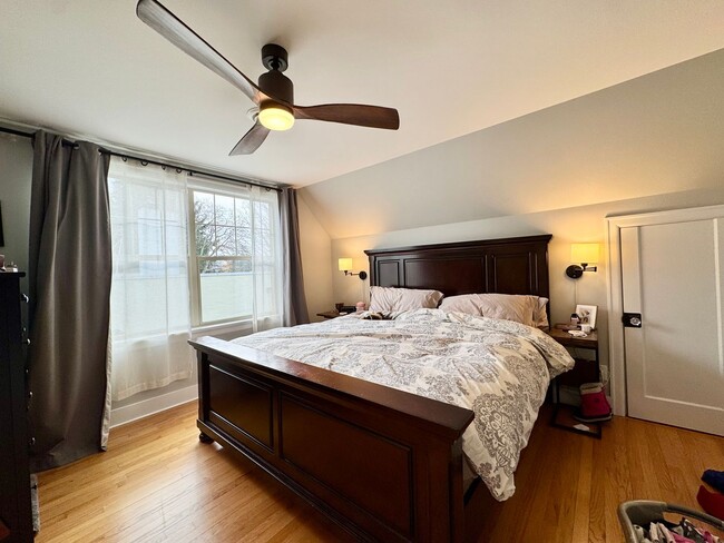 Building Photo - Admiral District~West Seattle Home