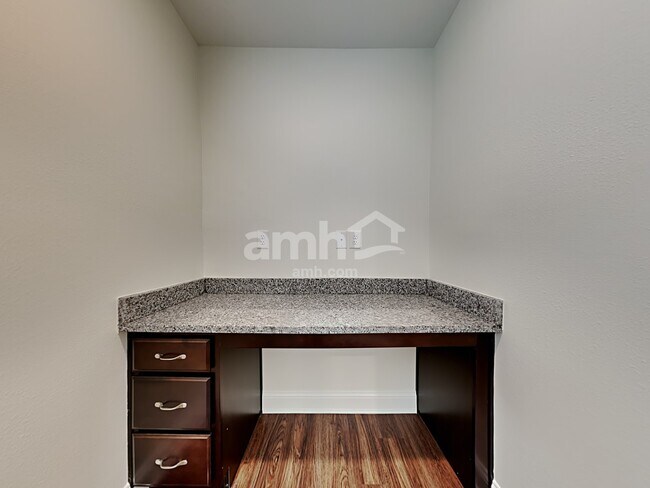 Building Photo - 83 Banyan Forest Drive