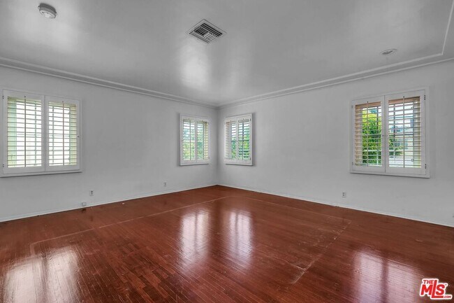 Building Photo - 325 S El Camino Dr